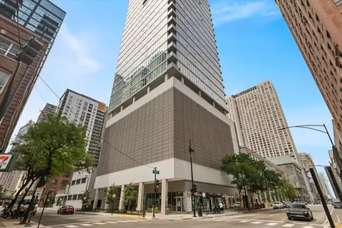550 N Saint Clair St #2302, Chicago, IL 60611