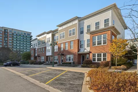3550 Irving Pl, Woodridge, IL 60517