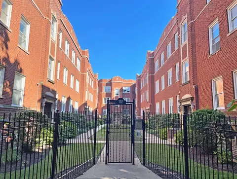 1348 W Estes Ave #3S, Chicago, IL 60626