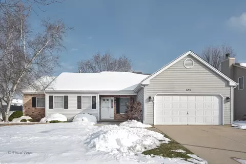 691 Canyon Ln, Elgin, IL 60123