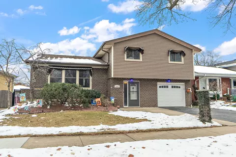 10657 Laramie Ave, Oak Lawn, IL 60453