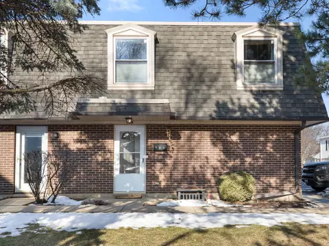 786 Pahl Rd #0, Elk Grove Village, IL 60007