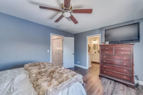 Undisclosed, Naperville, IL 60540 photo 16