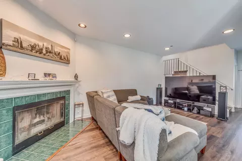 Undisclosed, Naperville, IL 60540 photo 11