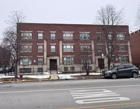 4358 W Washington Blvd #203, Chicago, IL 60624