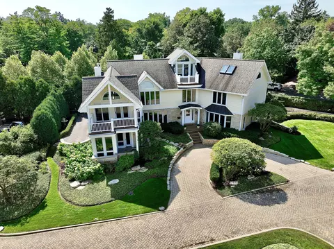 331 Sheridan Rd, Winnetka, IL 60093