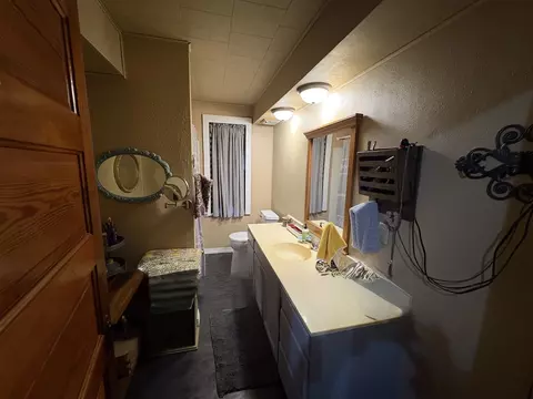 Bath - 802 Paddock Ave, Ashton, IL 61006 photo 2 of 3