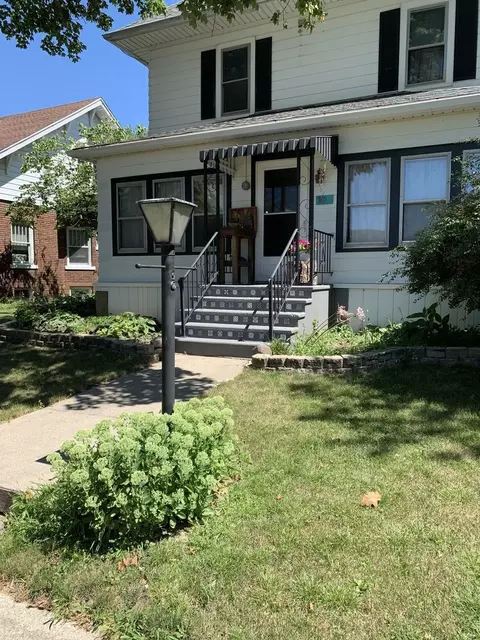 802 Paddock Ave, Ashton, IL 61006