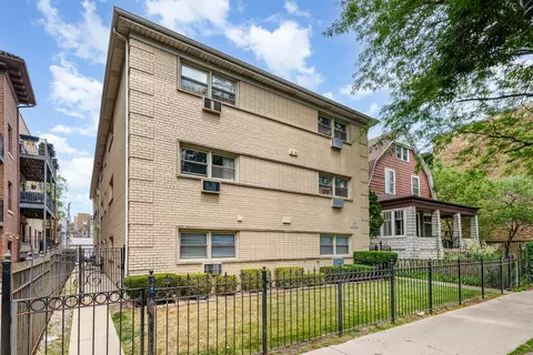 1238 W Pratt Blvd #1A, Chicago, IL 60626