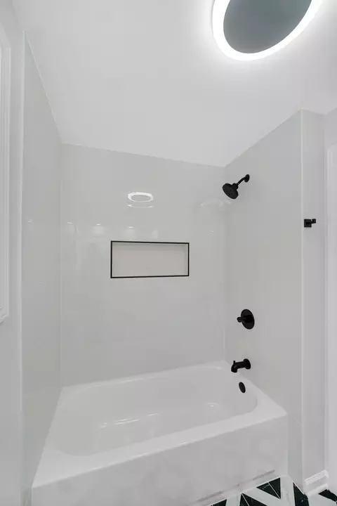 Bath - 1707 E 93rd St, Chicago, IL 60617 photo 2 of 3