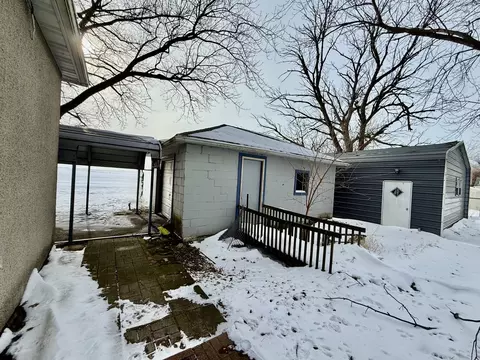 Exterior - 313 3rd St, Standard, IL 61363 photo 3 of 5