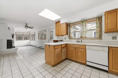 Kitchen - 6 N879 Dunham Rd, Wayne, IL 60184 photo 3 of 4