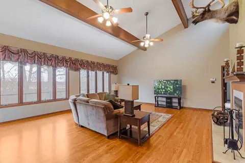 Living - 1606 W August Ln, Mchenry, IL 60051 photo 1 of 3