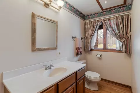 Bath - 1606 W August Ln, Mchenry, IL 60051 photo 1 of 4