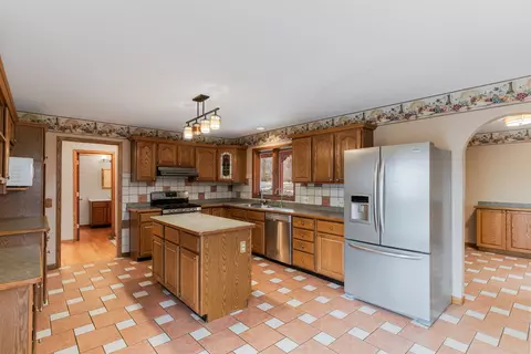 Kitchen - 1606 W August Ln, Mchenry, IL 60051 photo 2 of 4