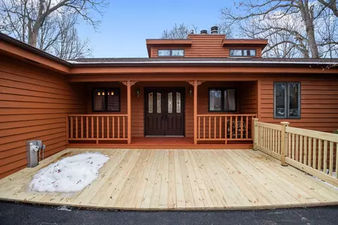 Exterior - 1606 W August Ln, Mchenry, IL 60051 photo 1 of 8