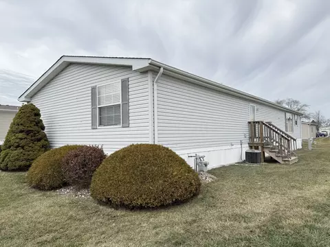 4 Cynthia Ln, Beecher, IL 60401 photo 2