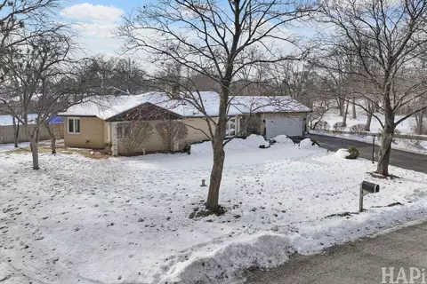 34945 N Leonard Ave, Ingleside, IL 60041 photo 2