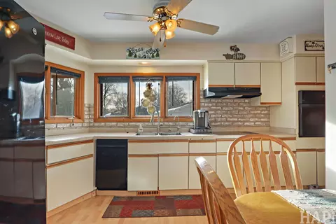 34945 N Leonard Ave, Ingleside, IL 60041 photo 8