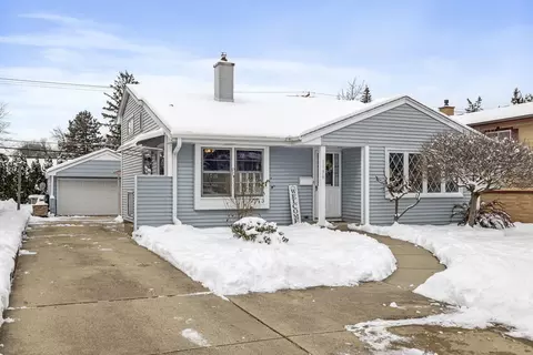 1136 S Summit Ave, Villa Park, IL 60181