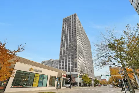 4343 N Clarendon Ave #2209, Chicago, IL 60613