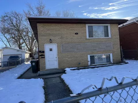 1105 Indian Ave, Aurora, IL 60505