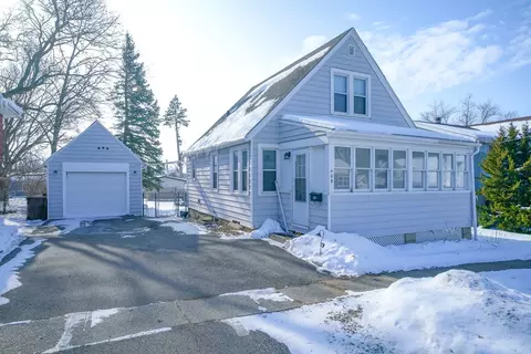 409 W Lincoln St, Mount Morris, IL 61054