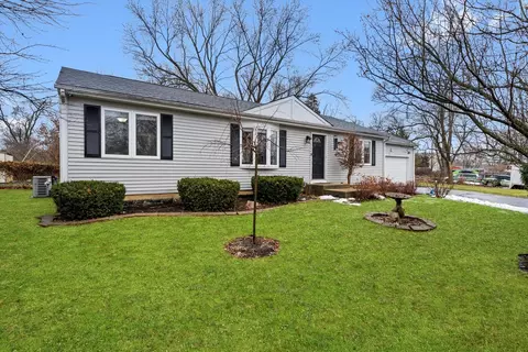 902 Southside Ave, Mchenry, IL 60051 photo 2