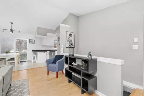 902 Southside Ave, Mchenry, IL 60051 photo 9