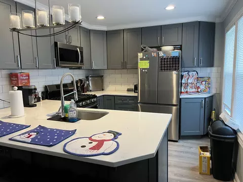 Kitchen - 1205 Rattray Dr, Algonquin, IL 60102 photo 1 of 4