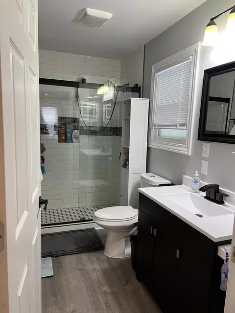 Bath - 1205 Rattray Dr, Algonquin, IL 60102 photo 1 of 3