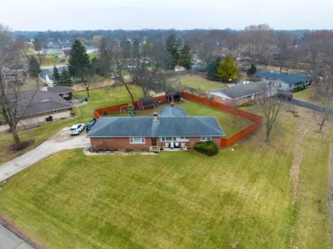 6 Patricia Ln, Prospect Heights, IL 60070