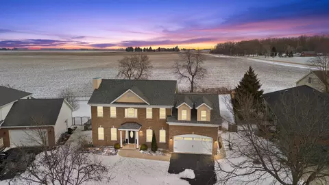 1126 Arneita St, Sycamore, IL 60178