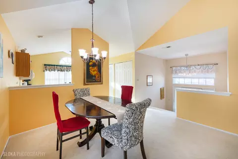 347 Ashford Cir #3, Bartlett, IL 60103 photo 5