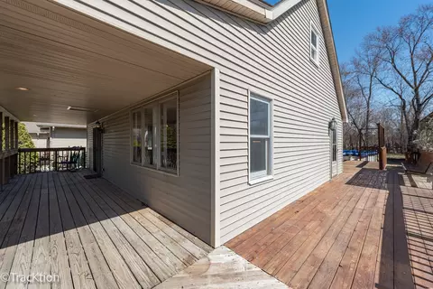 Exterior - 8829 Skyline Dr, Burr Ridge, IL 60527 photo 2 of 6