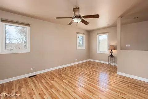 Living - 8829 Skyline Dr, Burr Ridge, IL 60527 photo 2 of 4