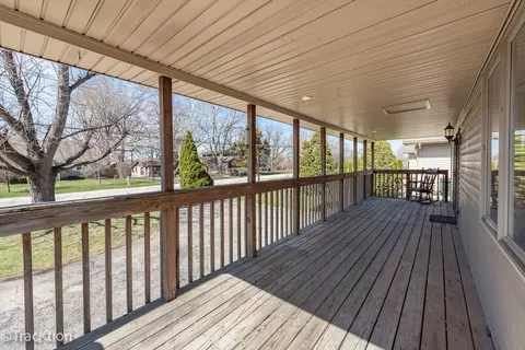 Exterior - 8829 Skyline Dr, Burr Ridge, IL 60527 photo 3 of 6