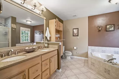 Bath - 4837 Middle Rd, Gurnee, IL 60031 photo 1 of 2