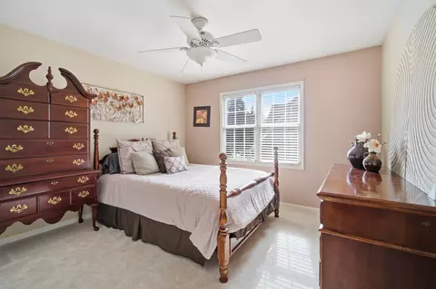 Bedroom - 4837 Middle Rd, Gurnee, IL 60031 photo 3 of 3