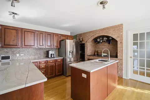 Kitchen - 4837 Middle Rd, Gurnee, IL 60031 photo 1 of 3