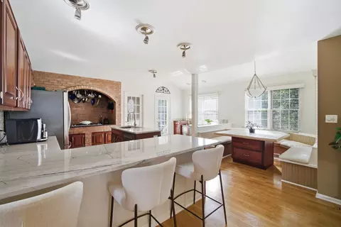 Kitchen - 4837 Middle Rd, Gurnee, IL 60031 photo 2 of 3