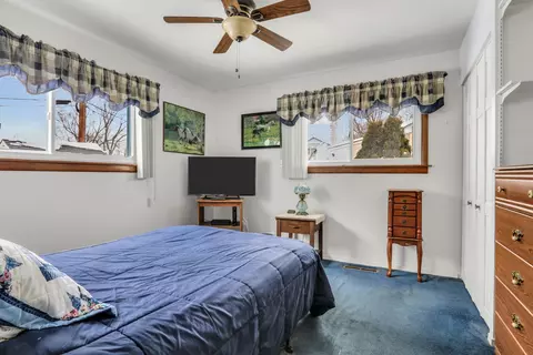 Bedroom - 518 Elder Ln, Glenview, IL 60025 photo 4 of 5