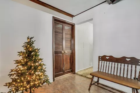 Entry Way - 518 Elder Ln, Glenview, IL 60025 photo 1 of 2
