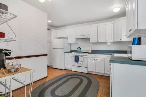 Kitchen - 518 Elder Ln, Glenview, IL 60025 photo 1 of 2