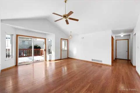 Living - 1740 Pine St, Mchenry, IL 60051 photo 4 of 6