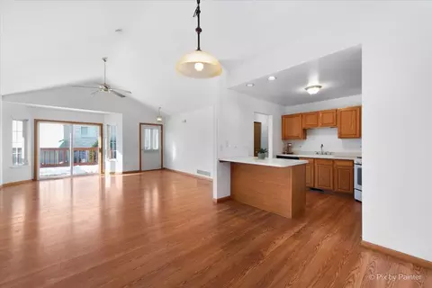 Living - 1740 Pine St, Mchenry, IL 60051 photo 2 of 6