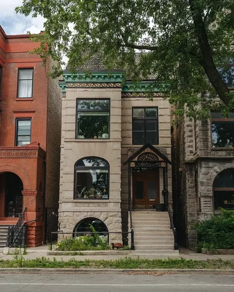 1112 N Damen Ave, Chicago, IL 60622