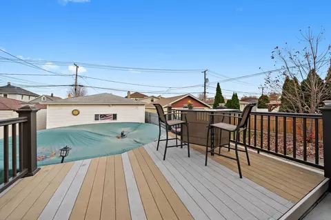 Exterior - 6123 S Meade Ave, Chicago, IL 60638 photo 9 of 11