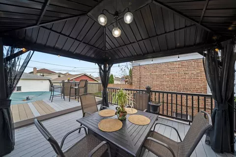 Exterior - 6123 S Meade Ave, Chicago, IL 60638 photo 5 of 11