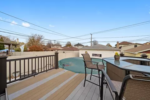 Exterior - 6123 S Meade Ave, Chicago, IL 60638 photo 10 of 11